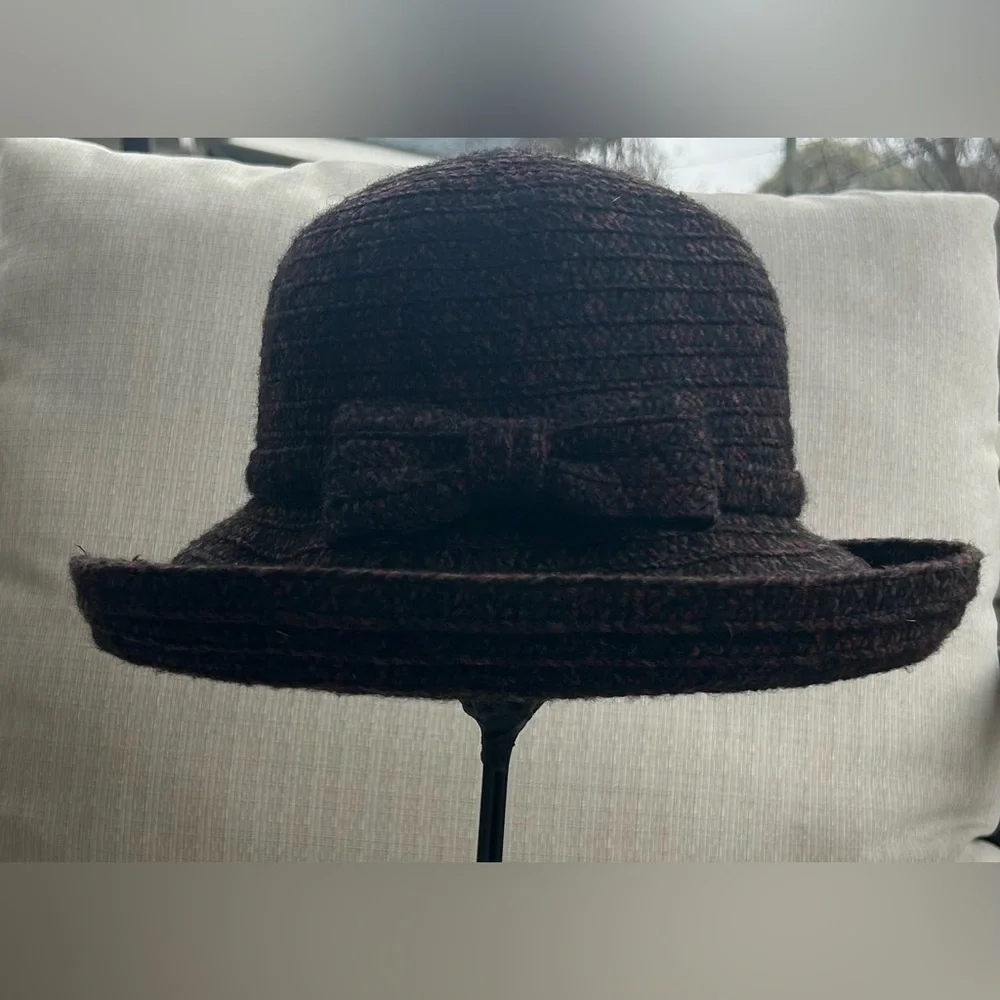 NWOT San Diego Hat Company Textured Hat in Black with Burgundy/Brown Fleck